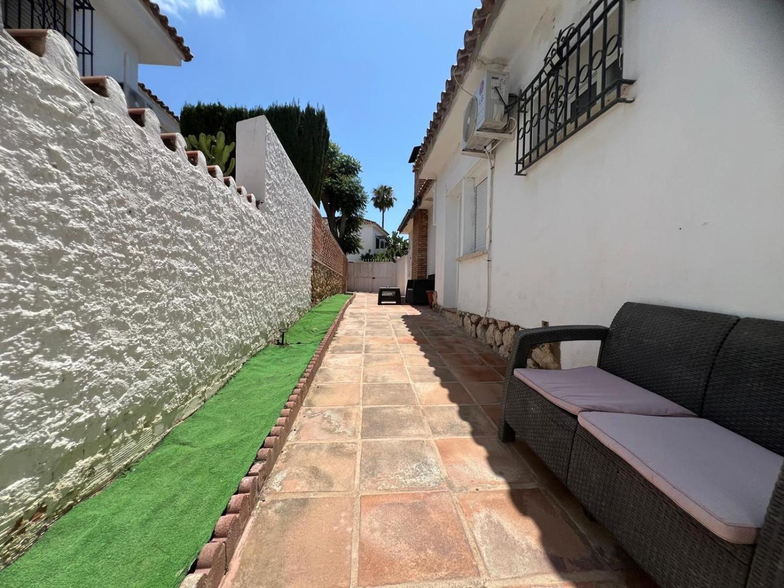 Apartamentos Playa Del Palo Málaga Extérieur photo